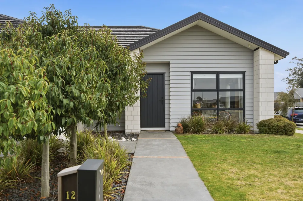 Photos of 12 Bollington Avenue