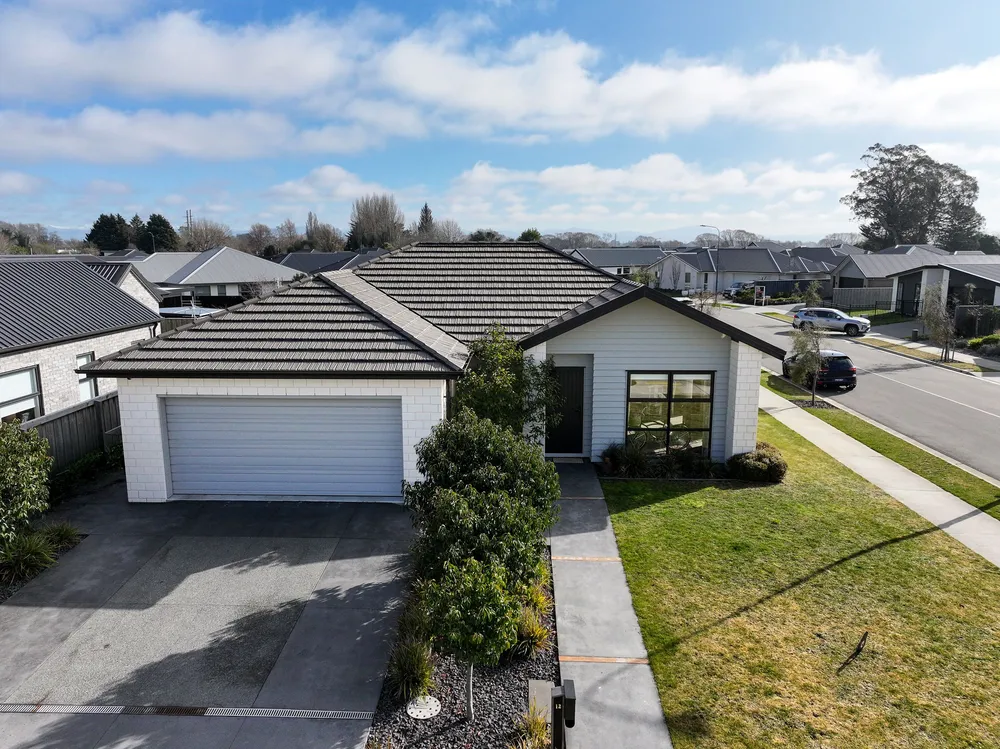 Photos of 12 Bollington Avenue