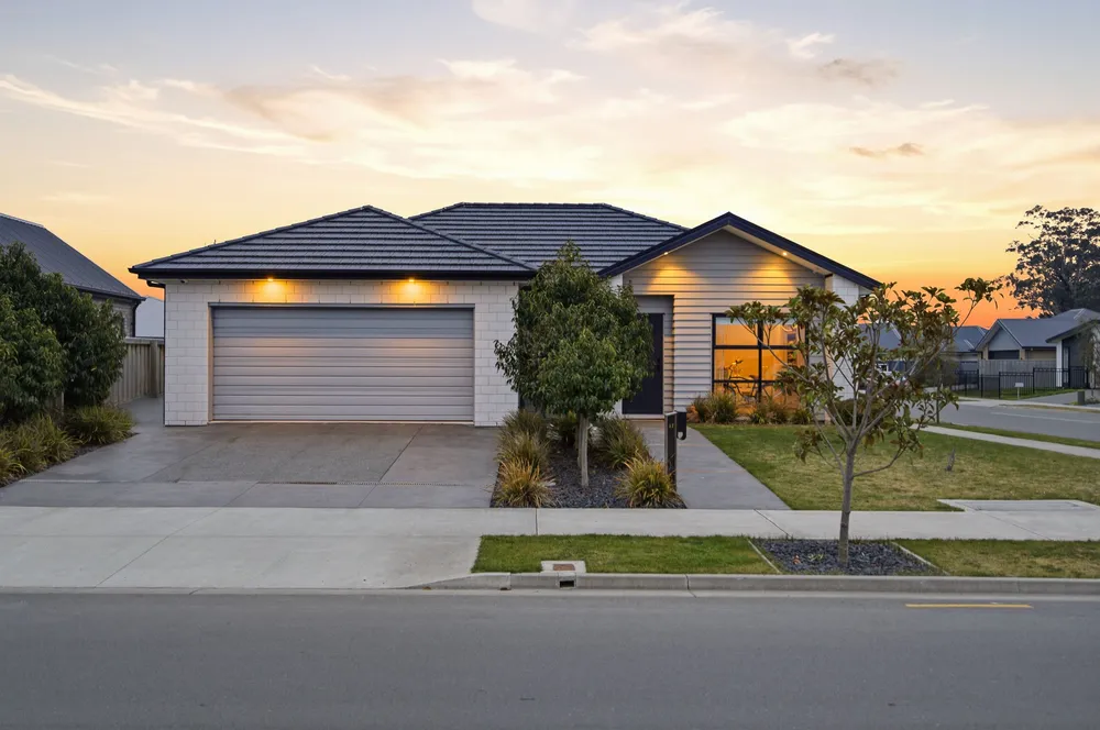 Photos of 12 Bollington Avenue