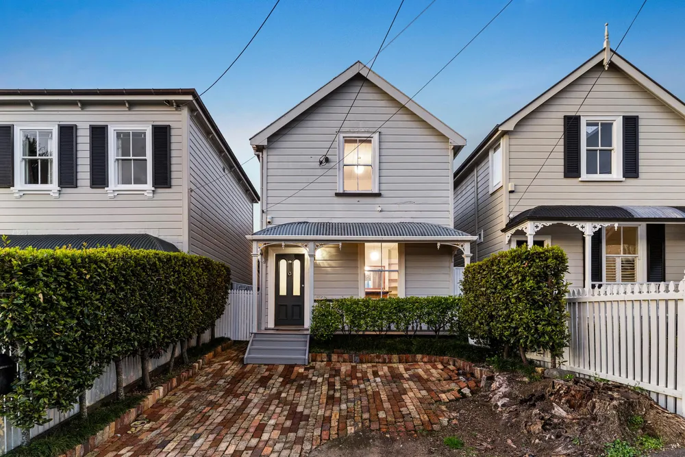 Photos of 33 Summer Street
