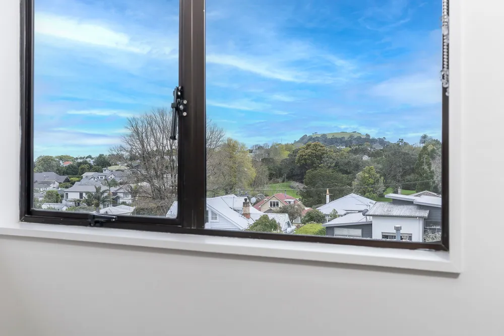Photos of 59B St Leonards Road
