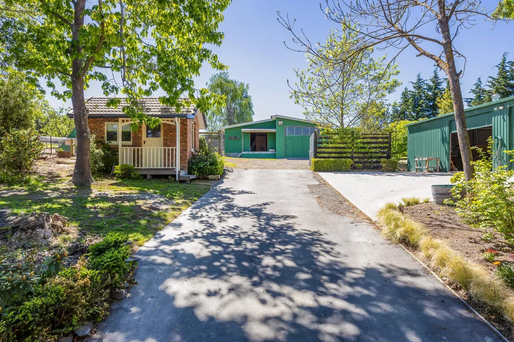 Photos of 284 Carrs Road