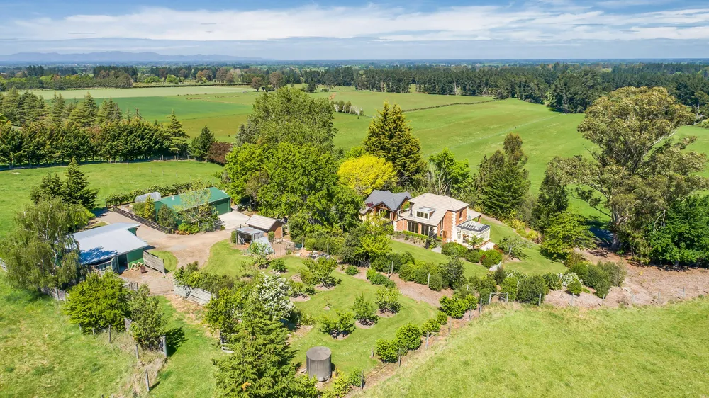 Photos of 284 Carrs Road