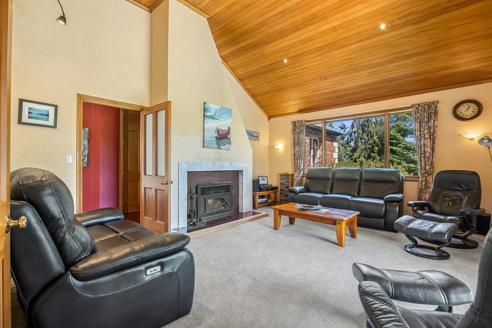 Photos of 284 Carrs Road