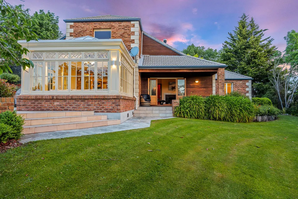 Photos of 284 Carrs Road