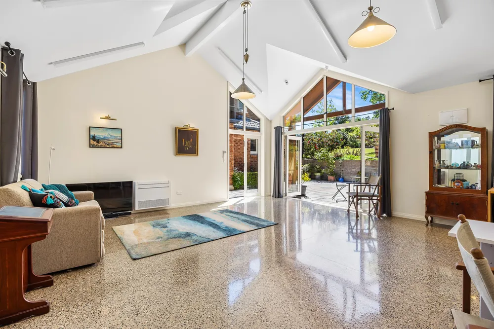 Photos of 284 Carrs Road