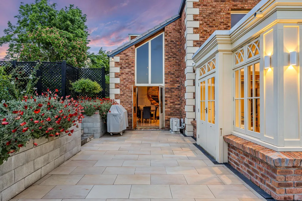 Photos of 284 Carrs Road