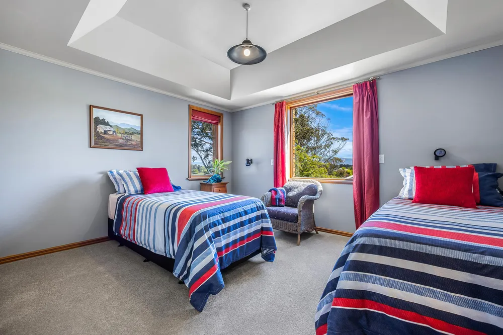 Photos of 284 Carrs Road