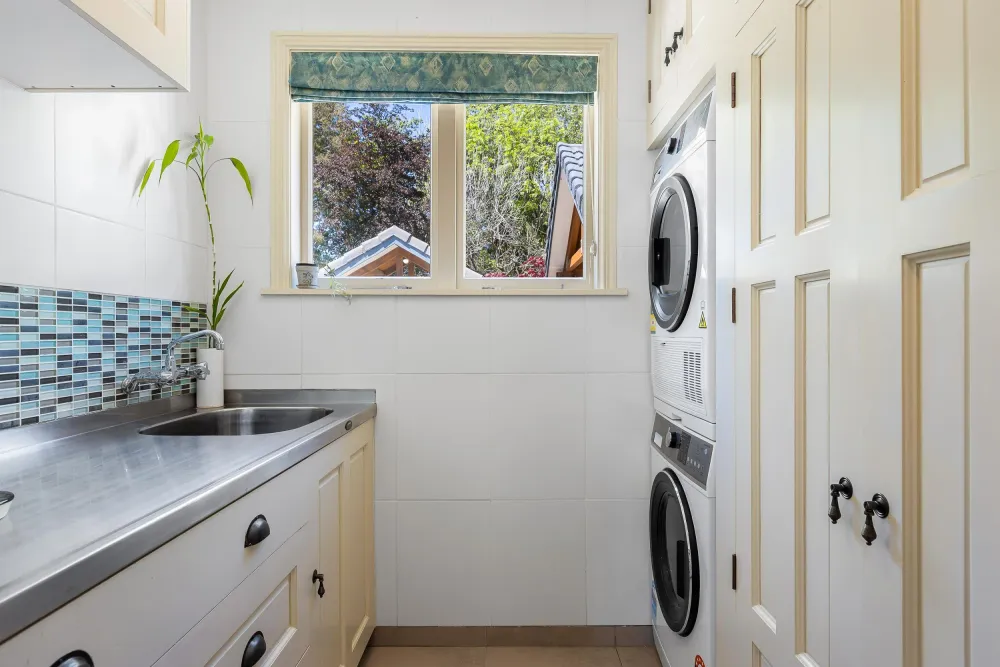 Photos of 284 Carrs Road