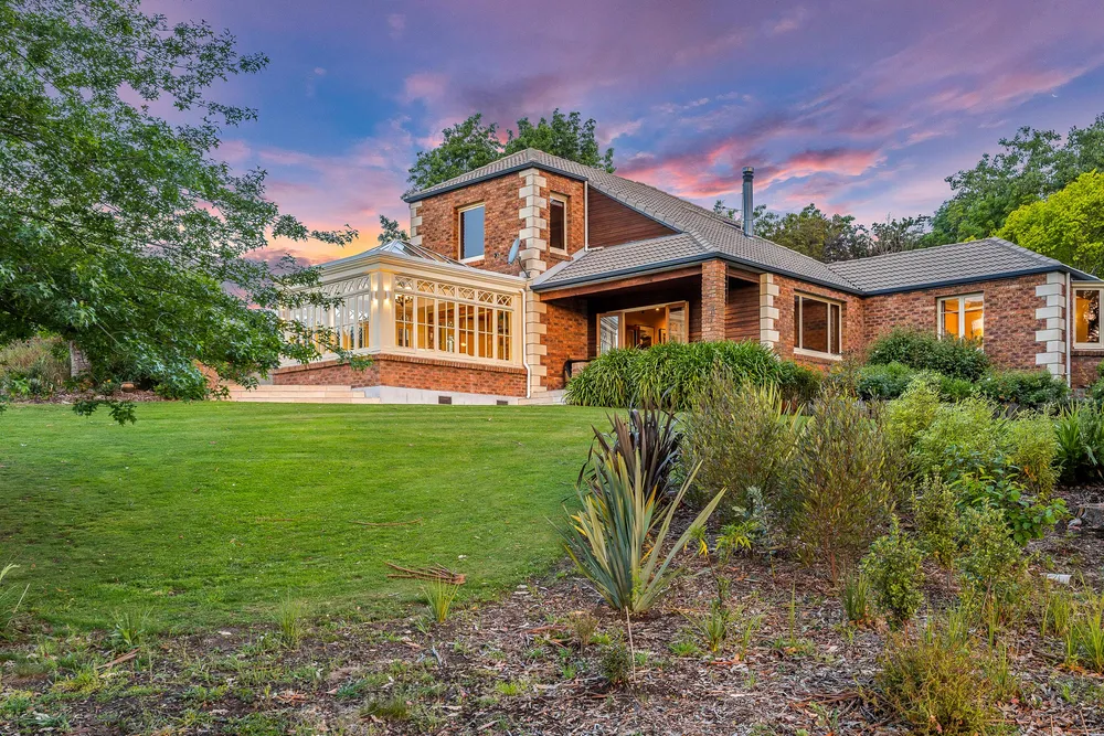 Photos of 284 Carrs Road