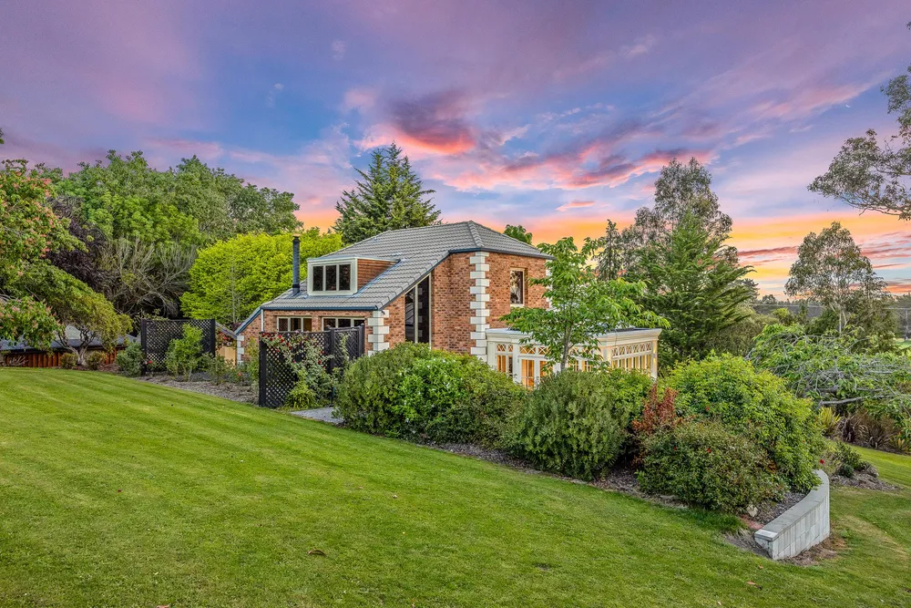 Photos of 284 Carrs Road