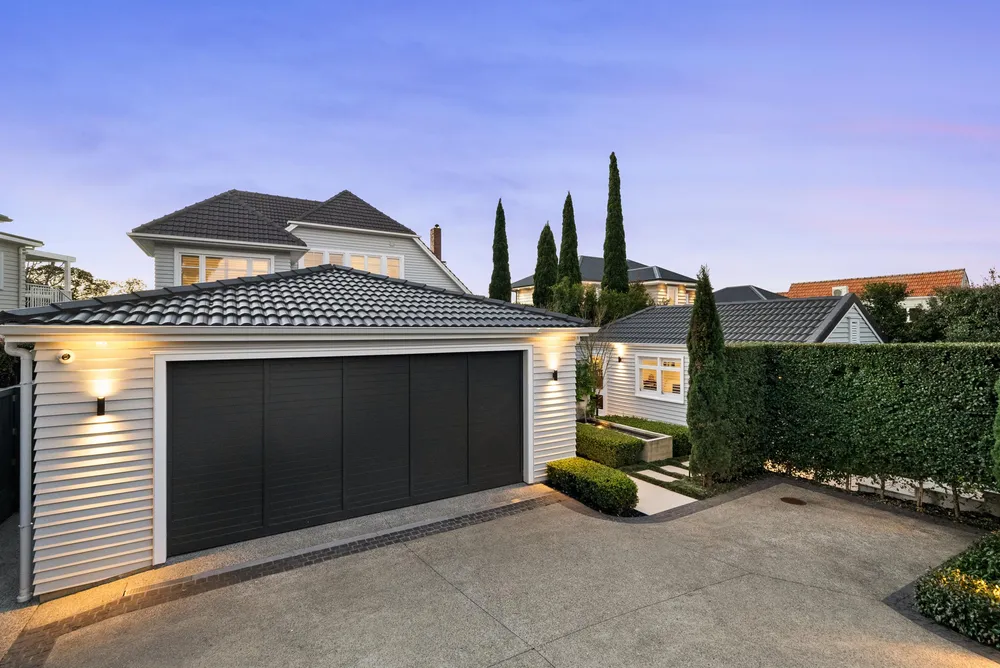Photos of 10 Palmer Crescent