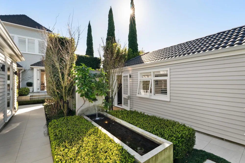 Photos of 10 Palmer Crescent