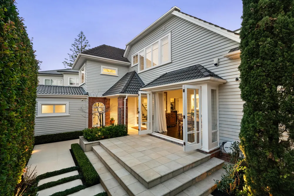 Photos of 10 Palmer Crescent