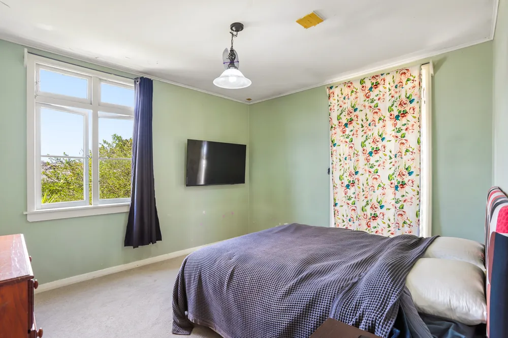 Photos of 13 Willerton Avenue