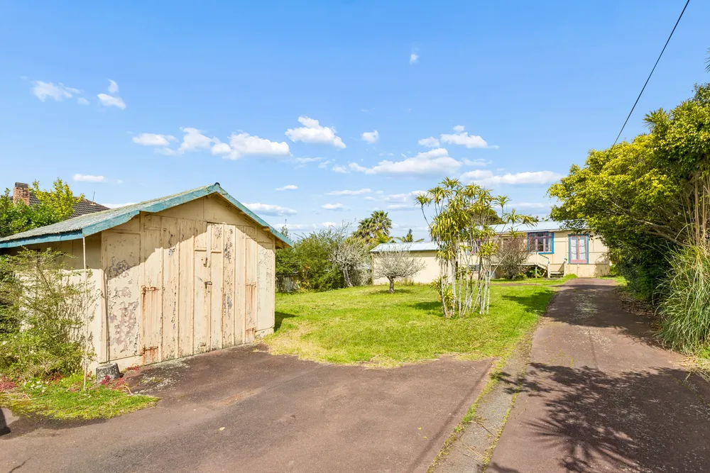 Photos of 13 Willerton Avenue