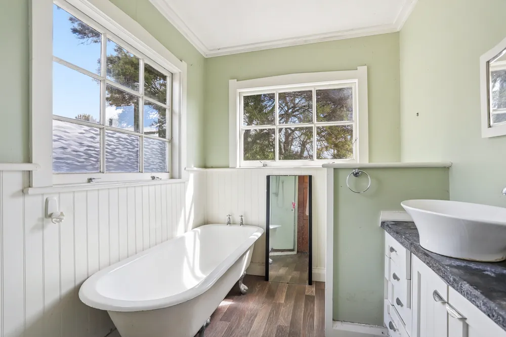 Photos of 13 Willerton Avenue