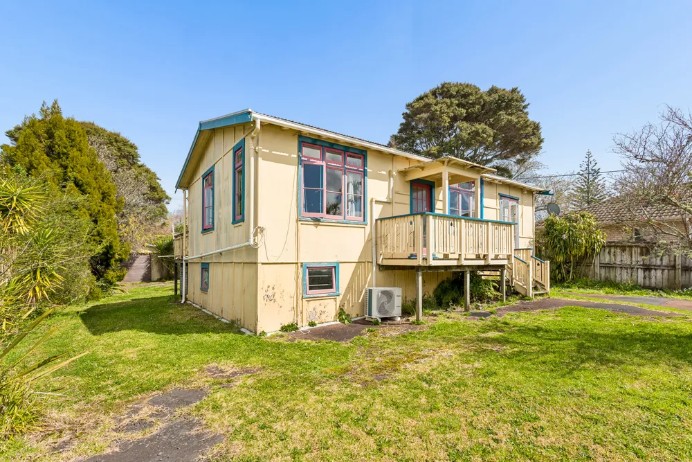 Photos of 13 Willerton Avenue