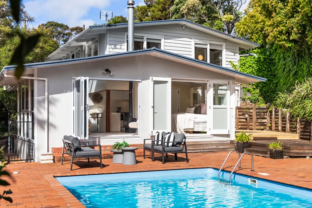 Photos of 263B Titirangi Road