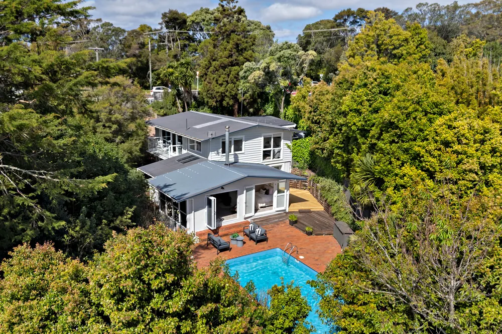 Photos of 263B Titirangi Road