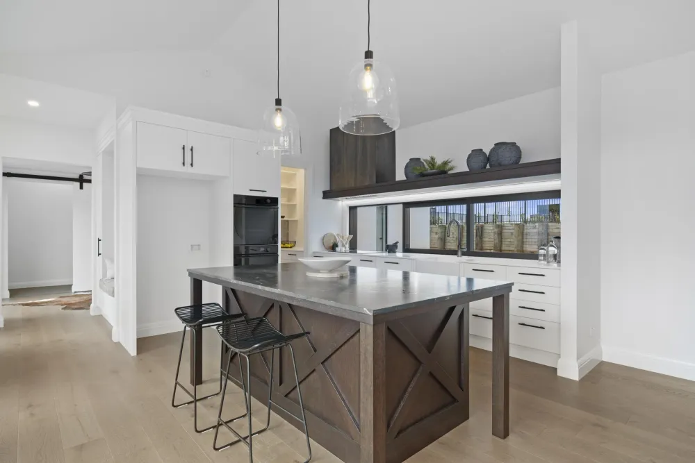 Photos of 10 Kerr Crescent