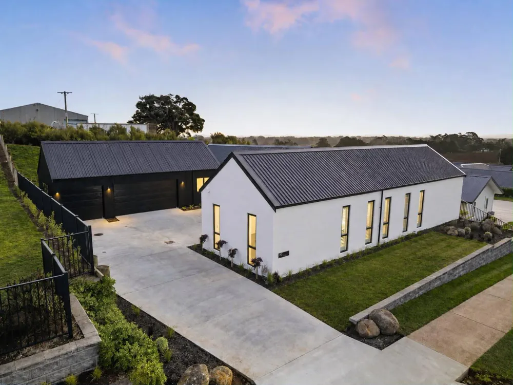Photos of 10 Kerr Crescent