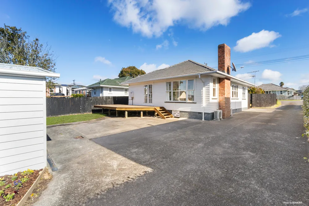 Photos of 787 Te Atatu Road