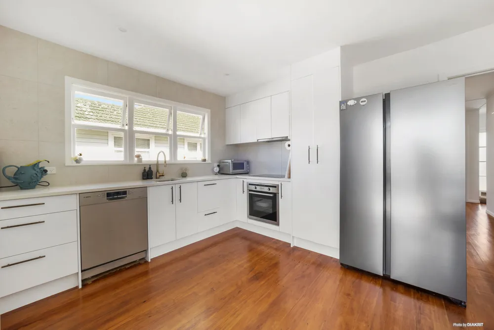 Photos of 787 Te Atatu Road