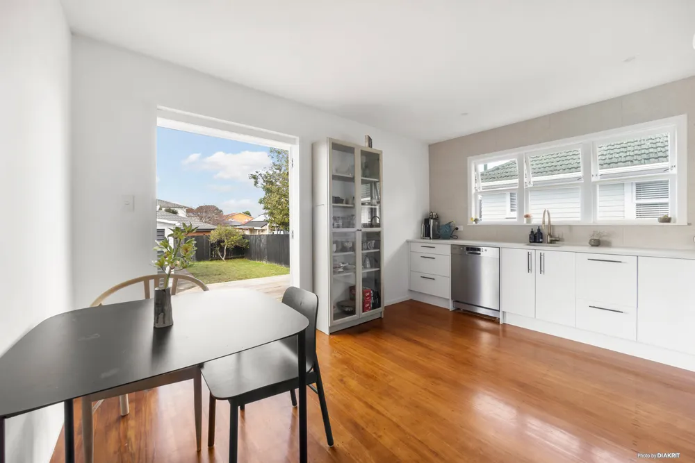 Photos of 787 Te Atatu Road