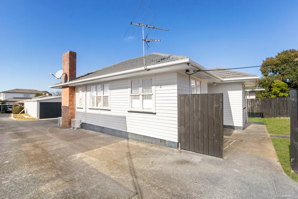 Photos of 787 Te Atatu Road