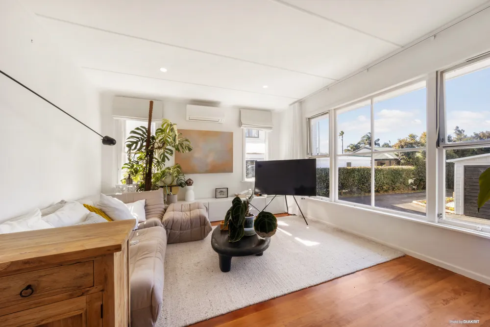 Photos of 787 Te Atatu Road