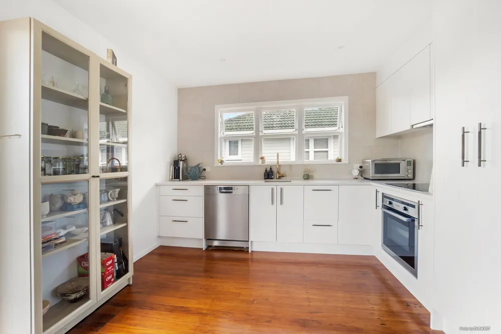 Photos of 787 Te Atatu Road