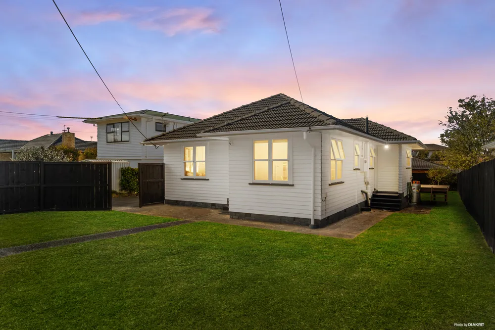 Photos of 787 Te Atatu Road