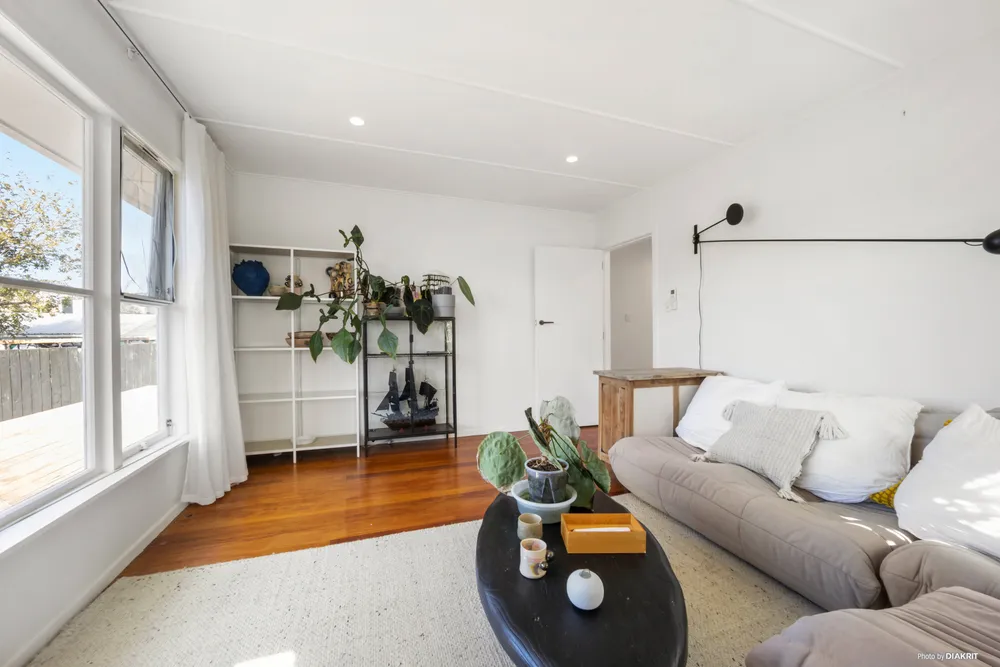 Photos of 787 Te Atatu Road