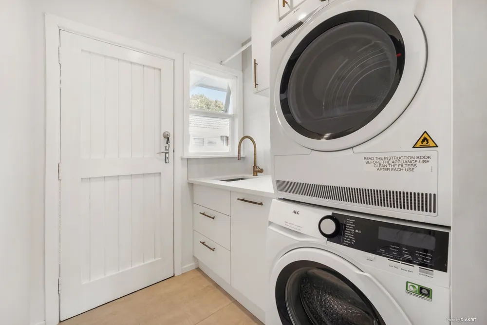 Photos of 787 Te Atatu Road
