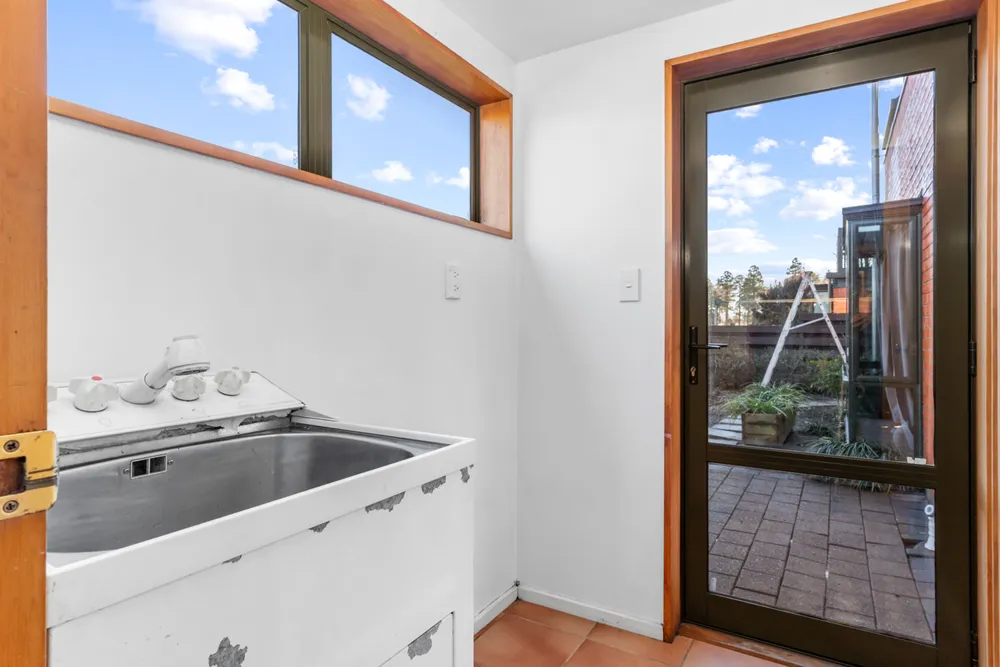 Photos of 267A Memorial Avenue