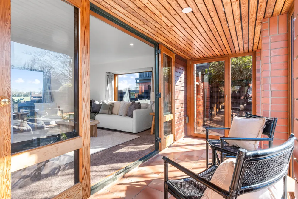 Photos of 267A Memorial Avenue