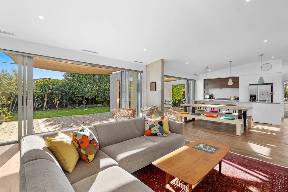 Photos of 6 Hedge Close