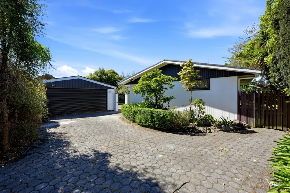 Photos of 18a Lyttelton Street