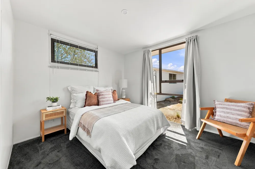 Photos of 18a Lyttelton Street