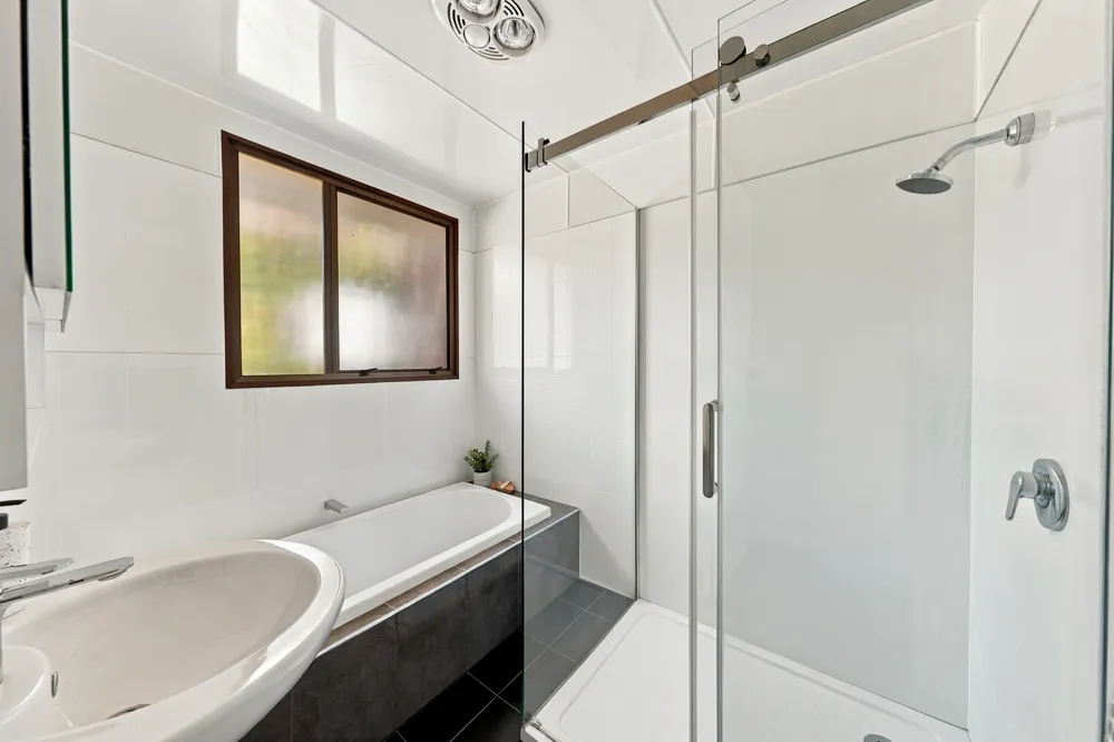 Photos of 18a Lyttelton Street