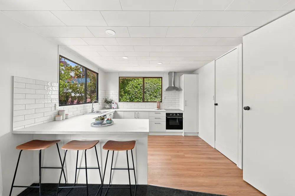 Photos of 18a Lyttelton Street