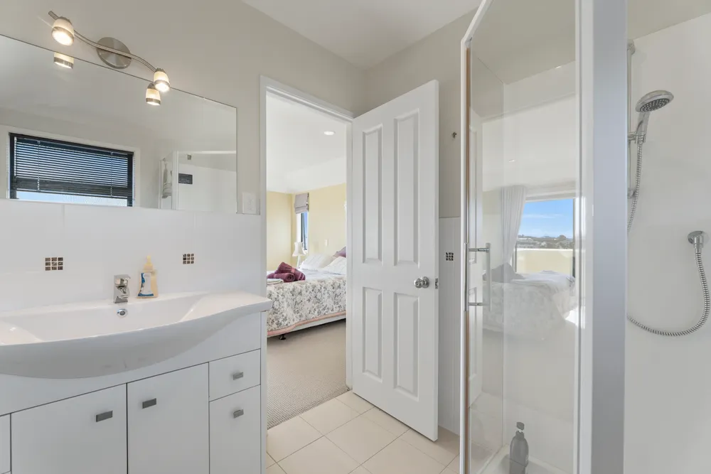 Photos of 191B Omokoroa Road