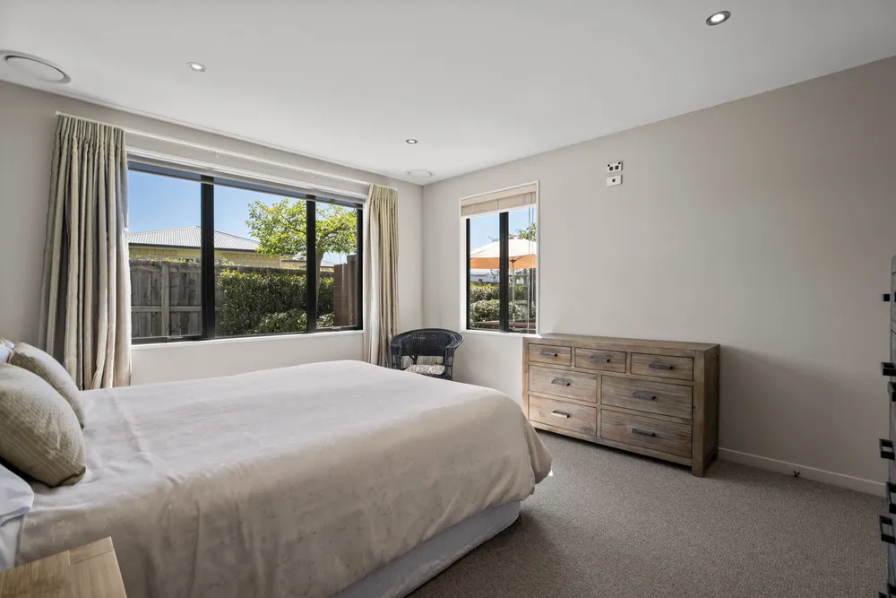 Photos of 15 Farrant Drive