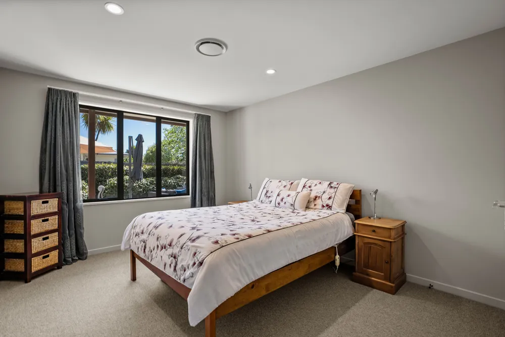 Photos of 15 Farrant Drive