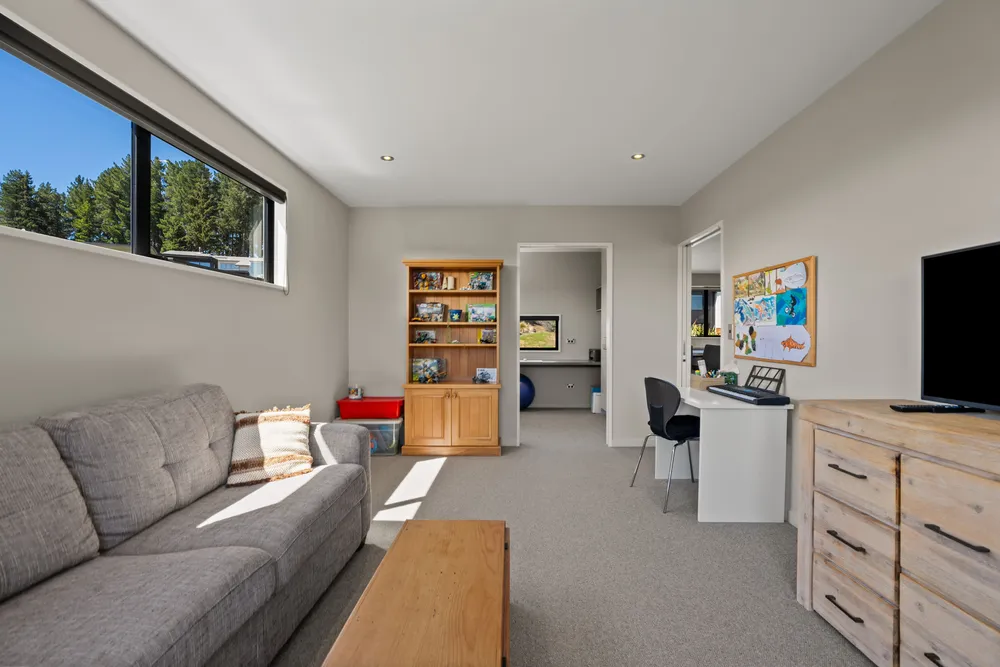 Photos of 15 Farrant Drive