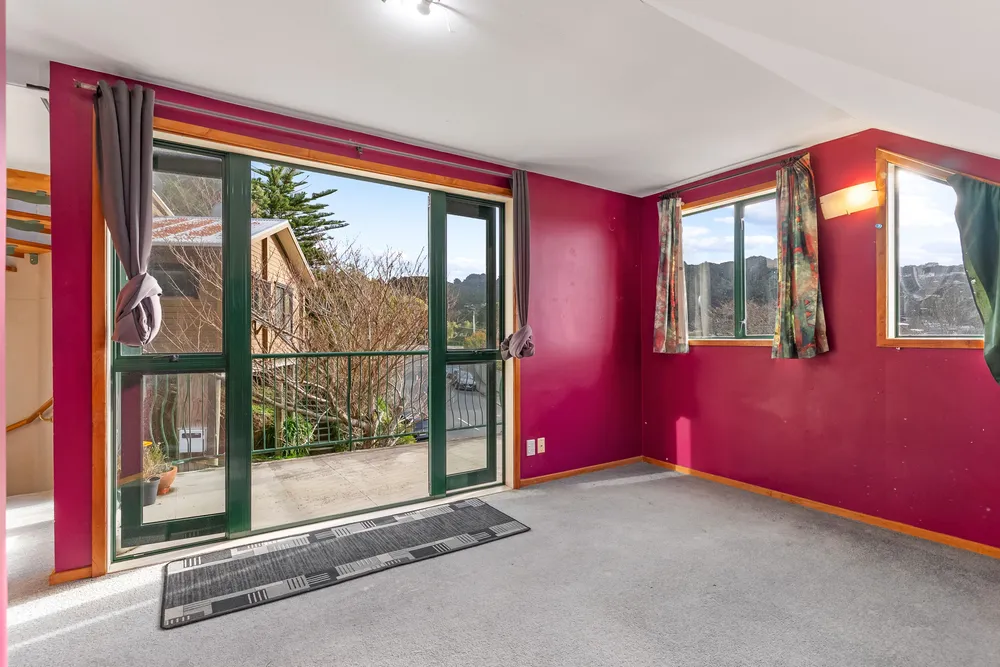 Photos of 33 Makara Road