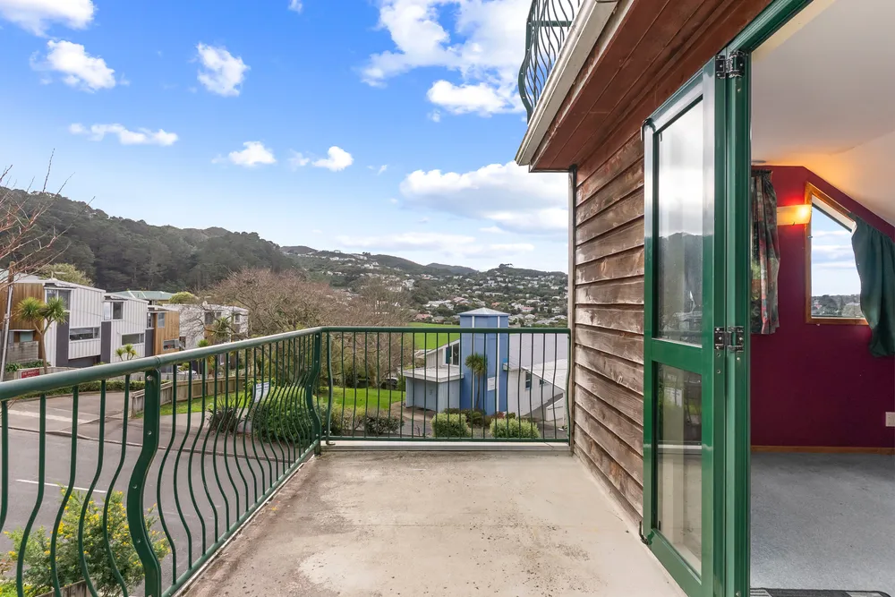 Photos of 33 Makara Road