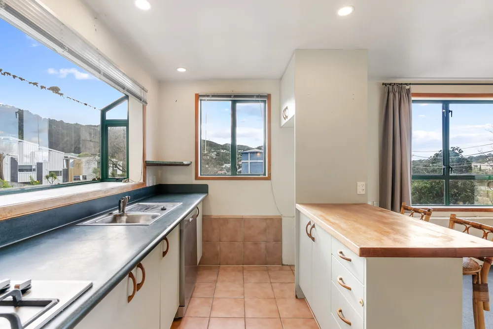 Photos of 33 Makara Road