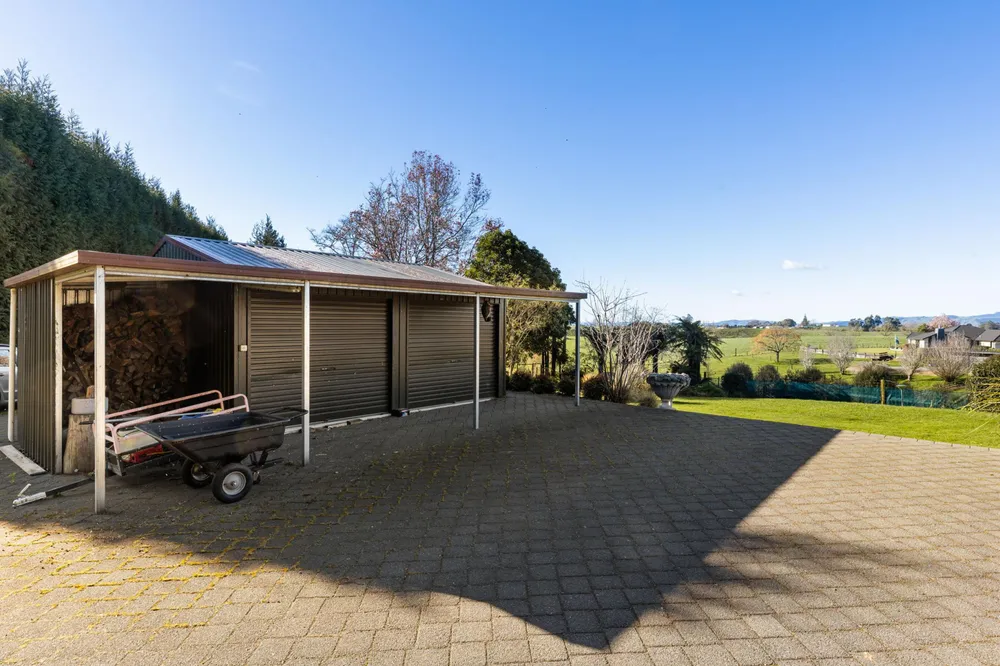 Photos of 168 Te Kawa Road